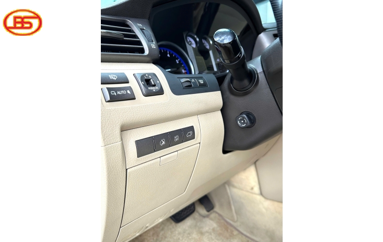 Lexus LX570 2010 odo 8 vạn miles nhập Mỹ