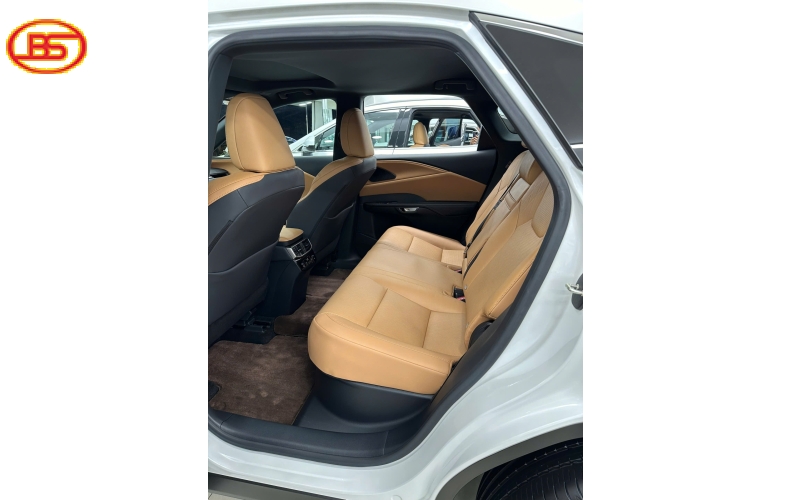 Lexus RX350 Premium 2023 siêu lướt 3300 km