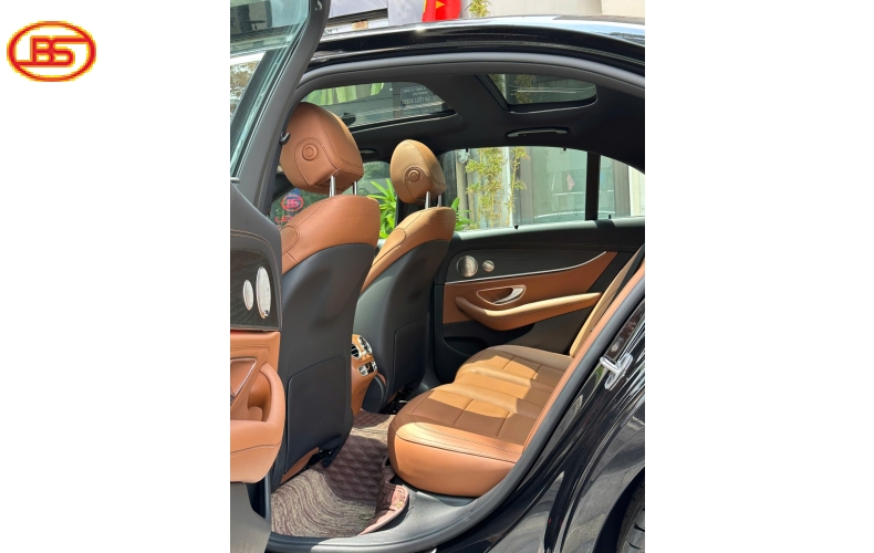 Mercedes-Benz E300 SX2023 XE MỚI 100%