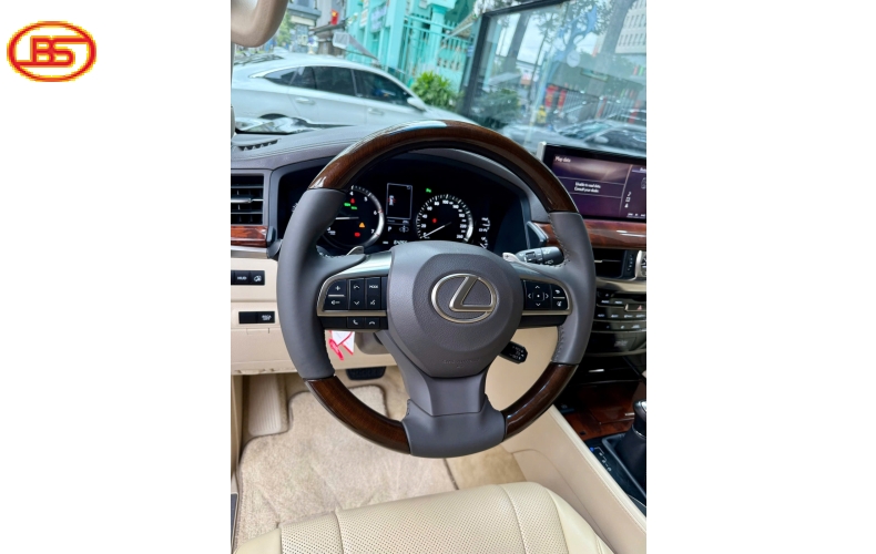 Siêu phẩm LX570 2015 đen 64.000km