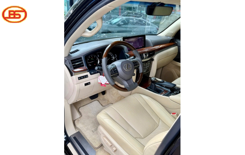 Siêu phẩm LX570 2015 đen 64.000km