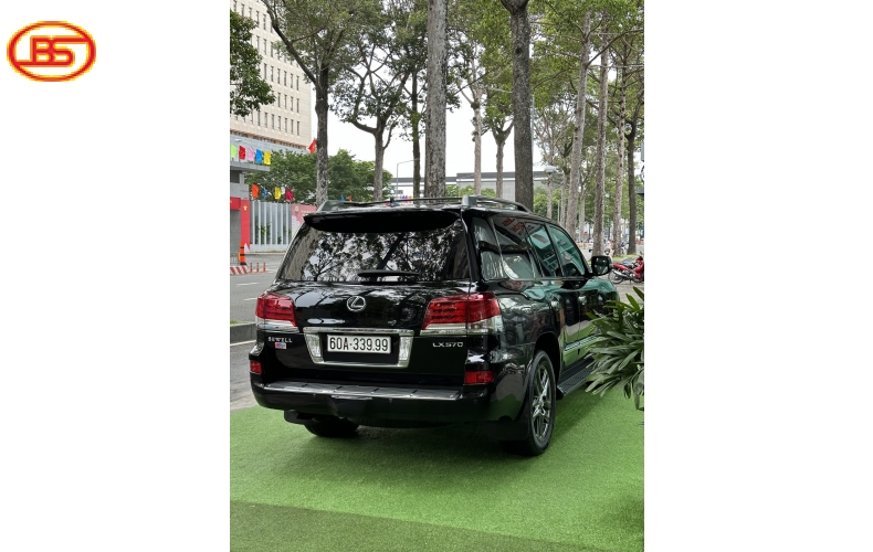 LX570 (sản xuất 2013) bản full (S) cao cấp nhất