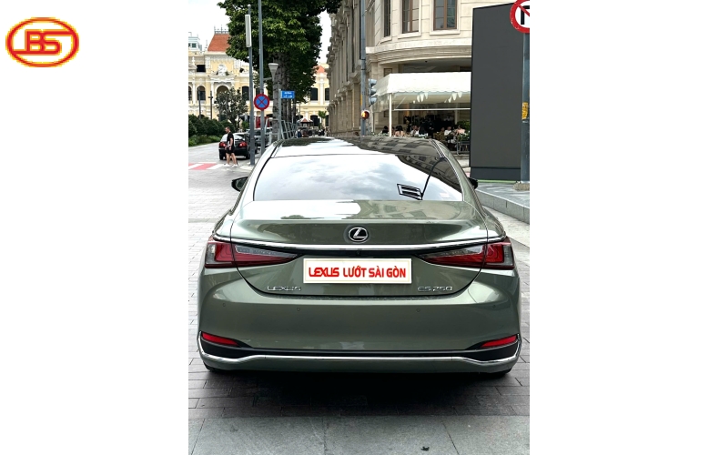 Lexus ES250 2023 siêu lướt 5.000km Xanh Sunlight Green
