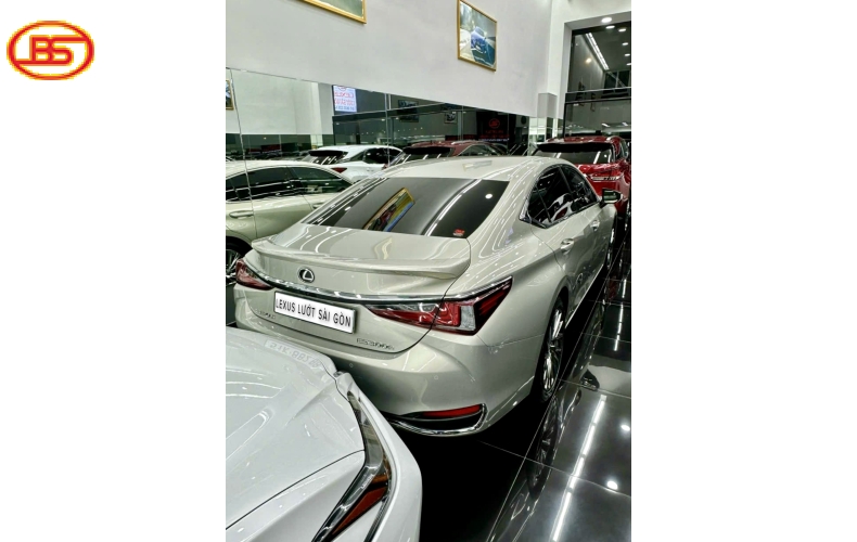 Lexus ES300H 2022 vàng cát siêu hiếm