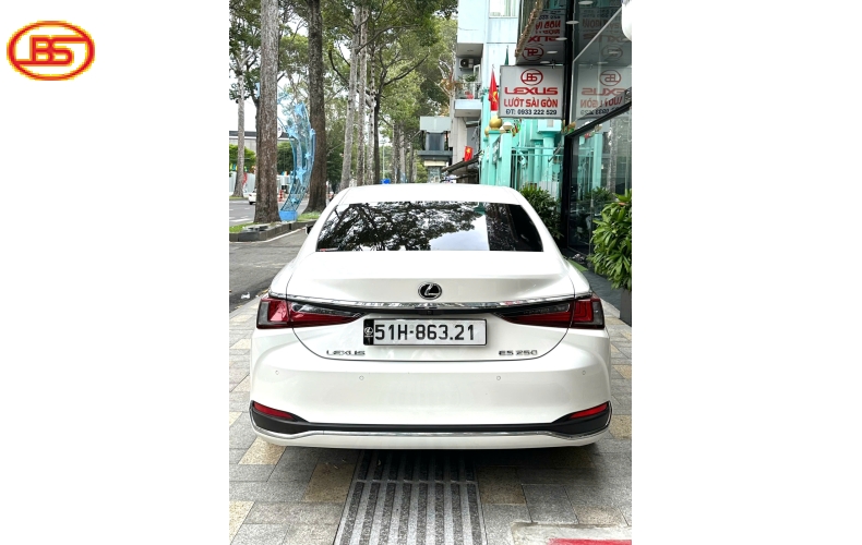 Lexus ES250 Trằng 2021 lướt 11.000km