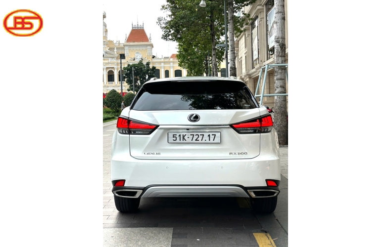 Siêu phẩm RX300 2021 lướt 42.000km
