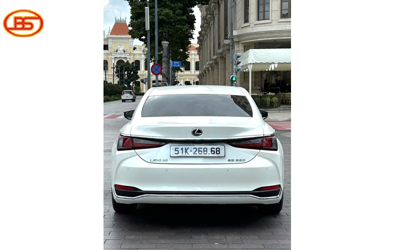 Siêu phẩm ES250 2021 lướt 19000km Trắng