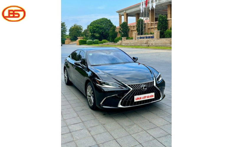 Lexus ES250 2022 Màu đen nội thất nâu da bò