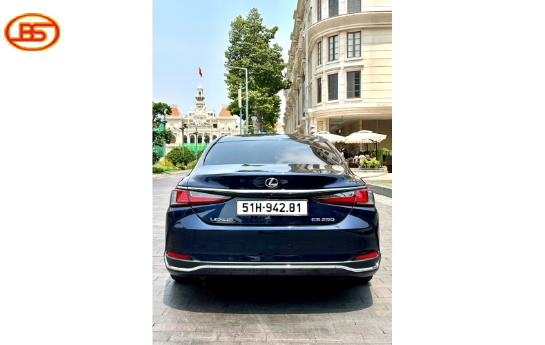 Lexus ES250 2021 lướt chỉ 32.000km