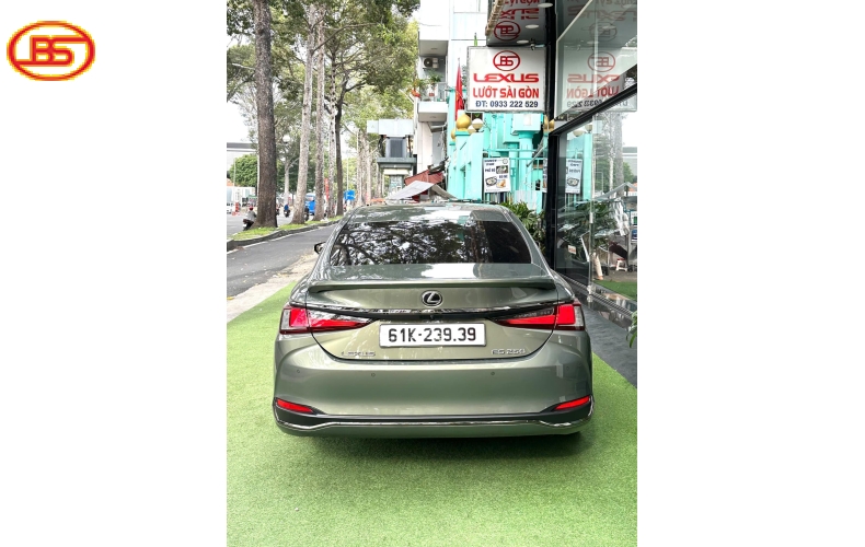 Siêu phẩm ES250 2023 Fsport mới cập bến