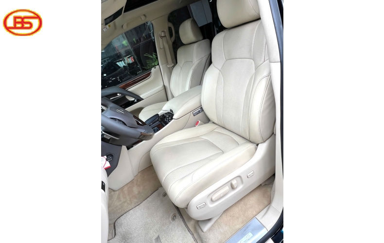 Siêu phẩm LX570 2015 đen 64.000km