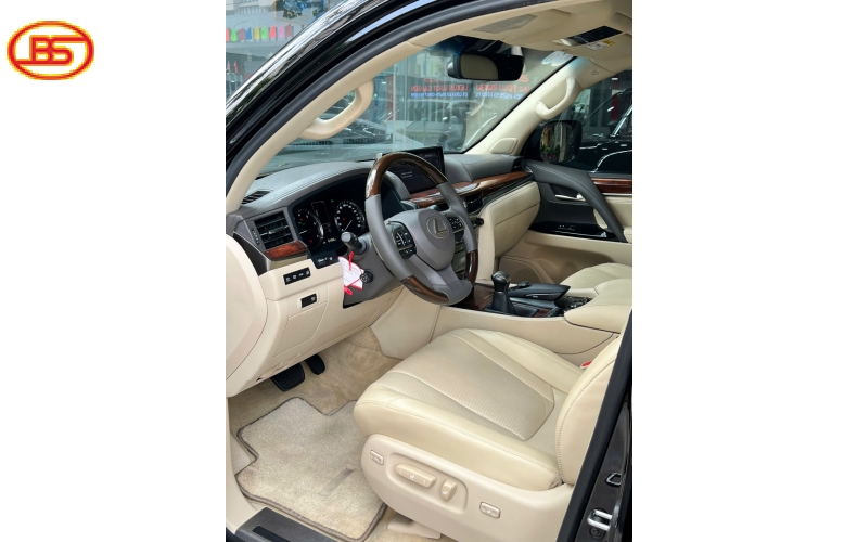 Siêu phẩm LX570 2015 đen 64.000km