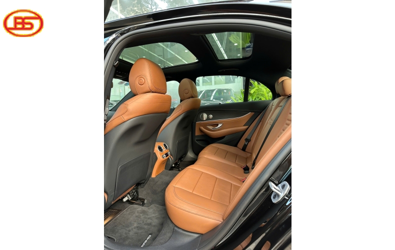 Mercedes-Benz E300 SX2023 XE MỚI 100%