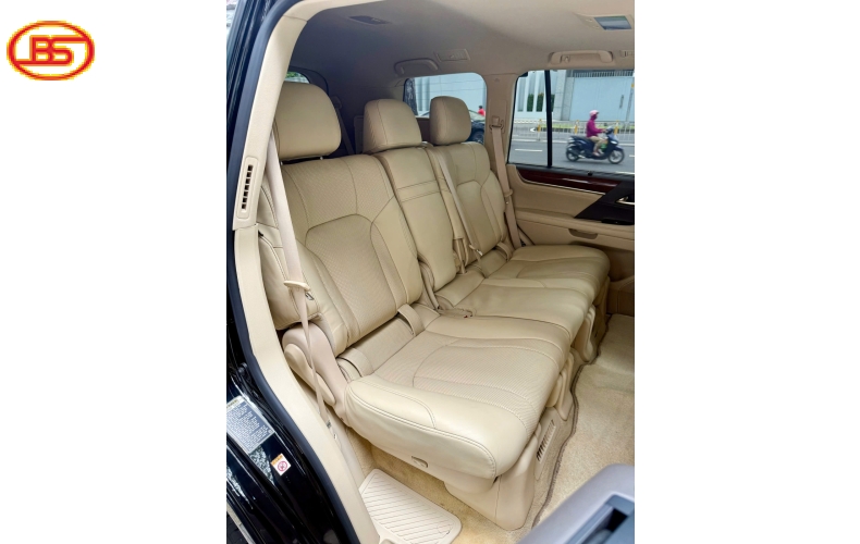 Siêu phẩm LX570 2015 đen 64.000km