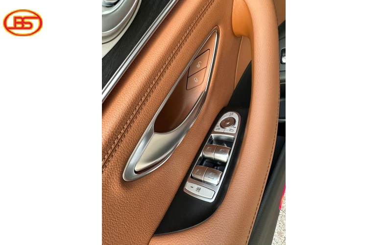 Mercedes-Benz E300 SX2023 XE MỚI 100%