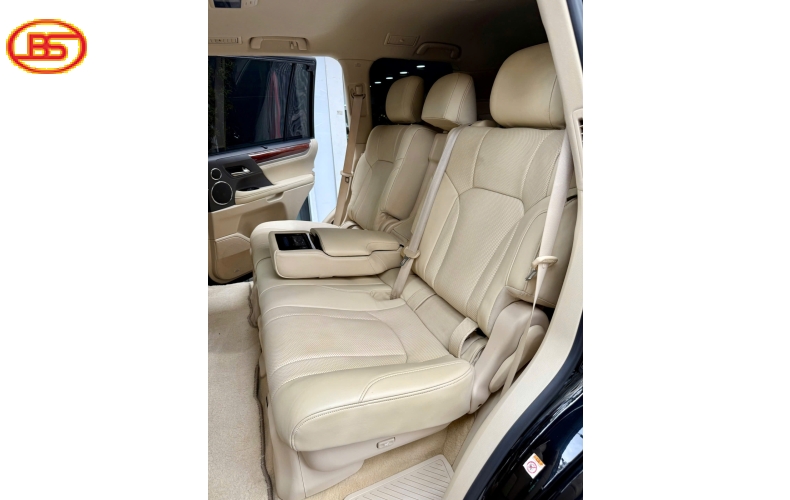 Siêu phẩm LX570 2015 đen 64.000km