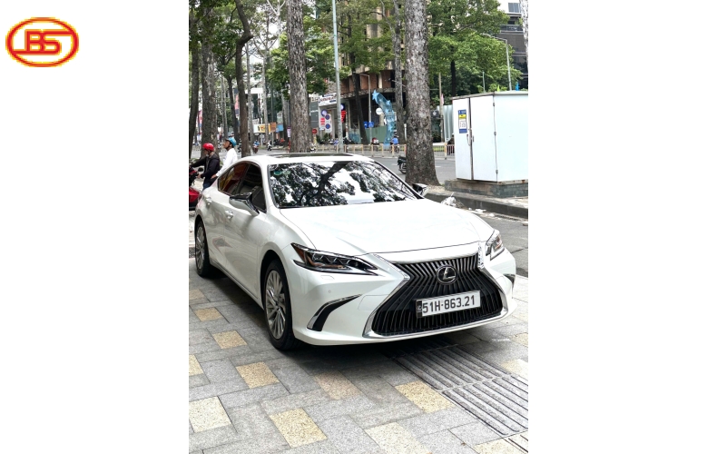 Lexus ES250 Trằng 2021 lướt 11.000km