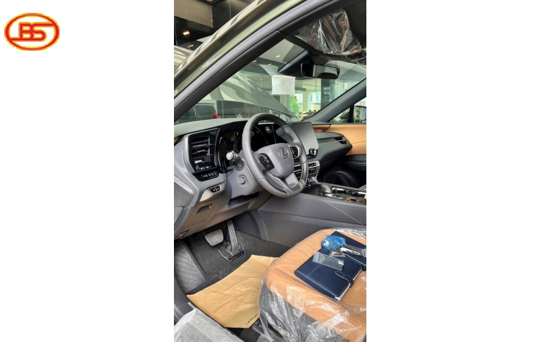 Lexus RX350H 2025 mới như đập thùng