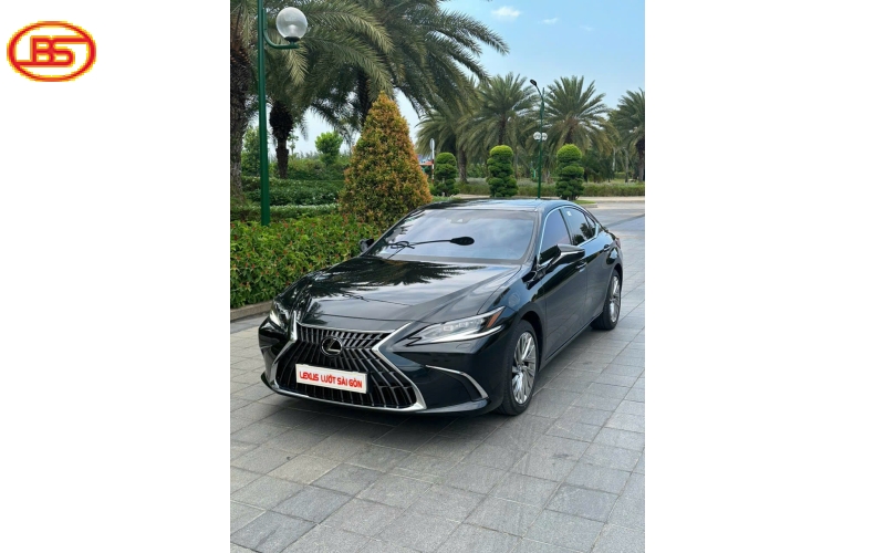 Lexus ES250 2022 Màu đen nội thất nâu da bò