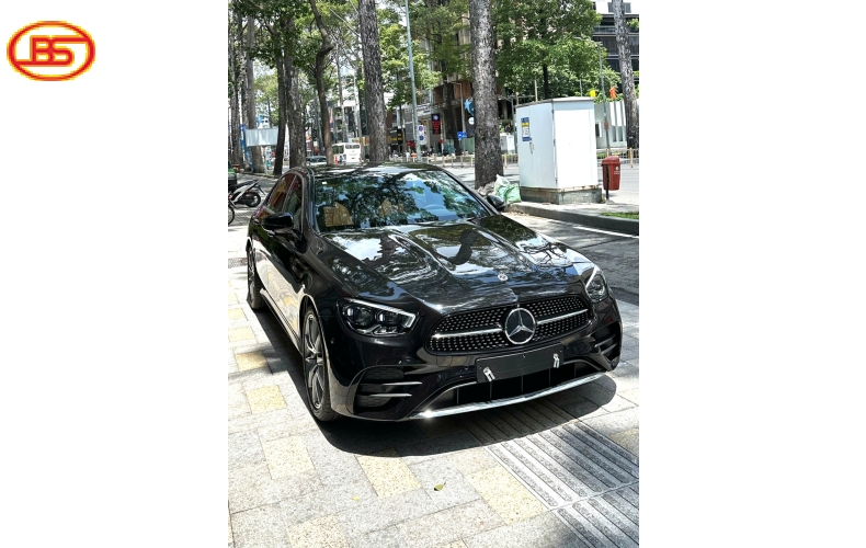 Mercedes-Benz E300 SX2023 XE MỚI 100%