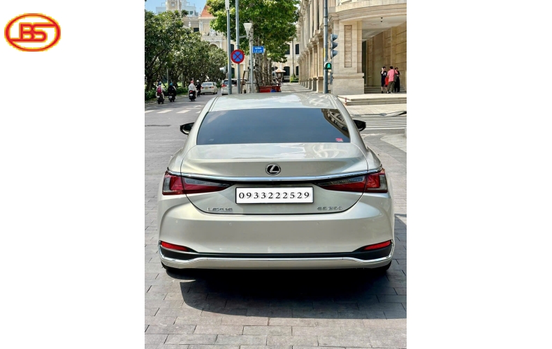Lexus ES250 2022 vàng cát siêu lướt 12.000km 