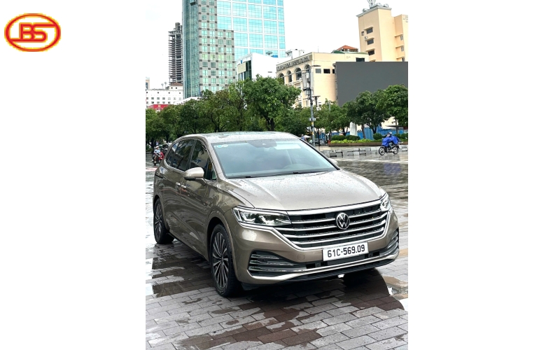 VOLKSWAGEN VILORAN 2024 odo 13.000km