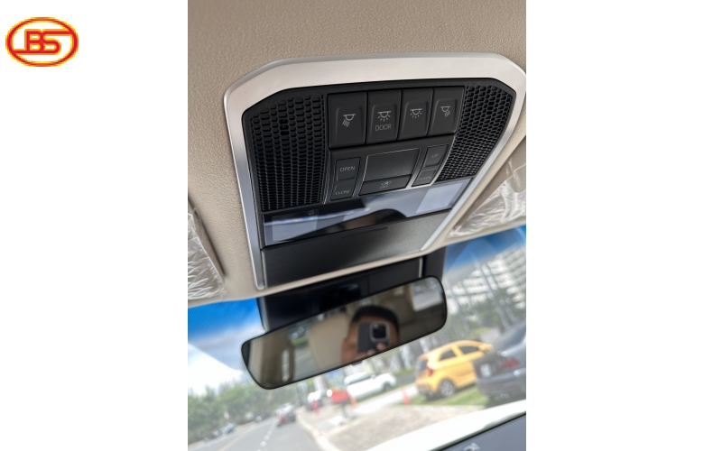 LANDCRUISER (LC 300) Xe đập thùng siêu chất