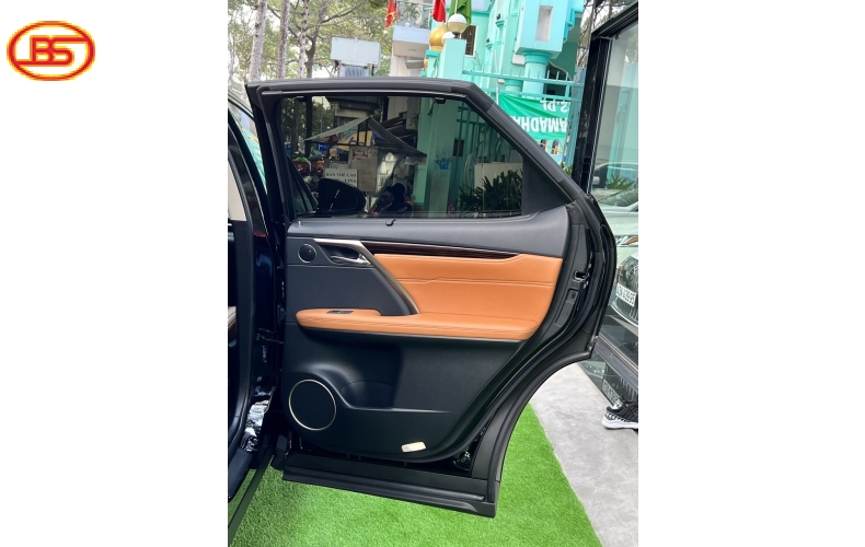 RX300(sản xuất 2020 ) siêu lướt 27 ngàn Km
