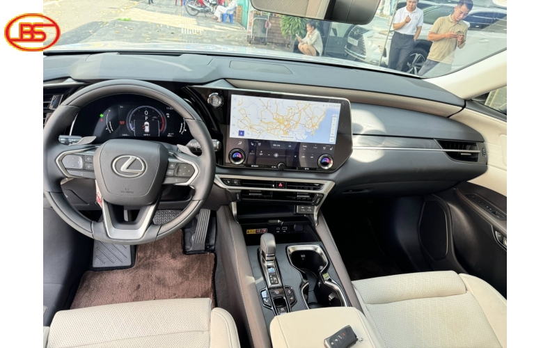 Lexus RX350 Luxury 2022 chỉ 3000km như đập thùng