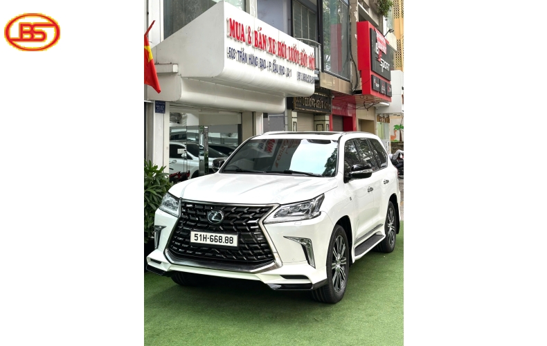 Siêu phẩm LX570 2016 ĐKLĐ 2018 bản Trung Đông