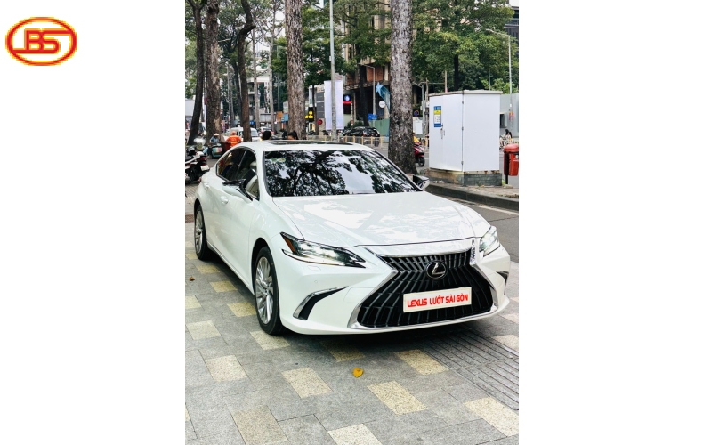 LEXUS ES300h 2023 odo 20.000km xe quá đẹp