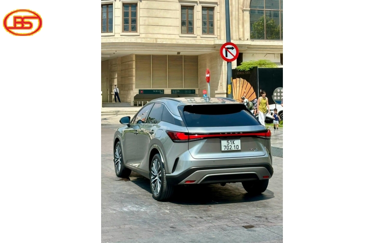 RX 350 Premium ( sản xuất 2023 ) siêu lướt 9 ngàn km, mới 99%
