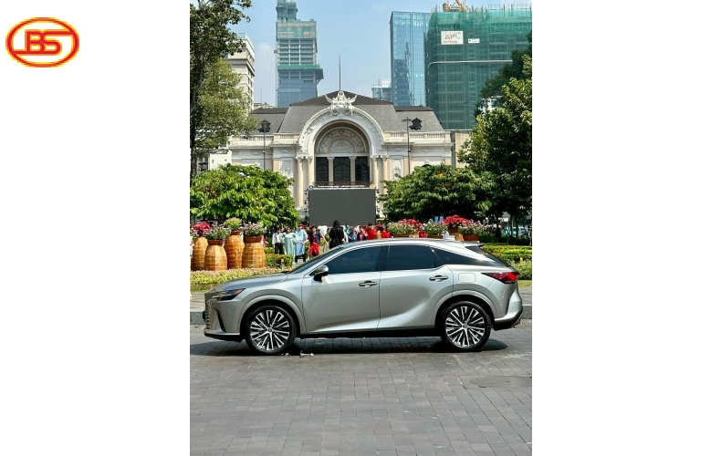 RX 350 Premium ( sản xuất 2023 ) siêu lướt 9 ngàn km, mới 99%