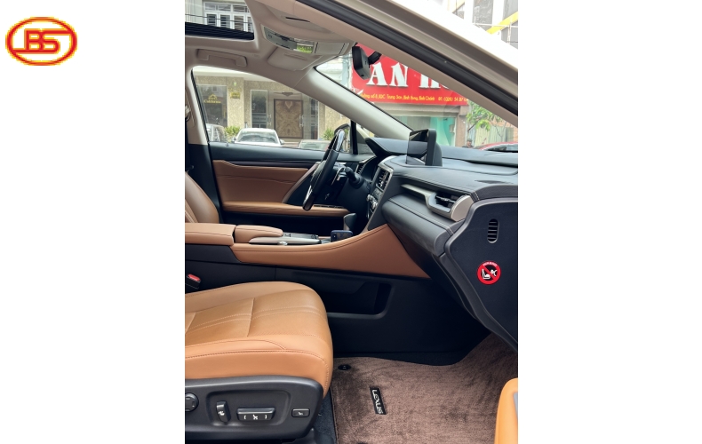 RX 300 (sản xuất 2021) bản SE 