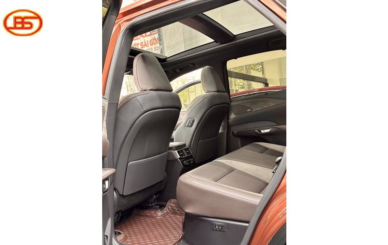 RX350(sản xuất 2023) bản Luxury siêu lướt 2700KM.