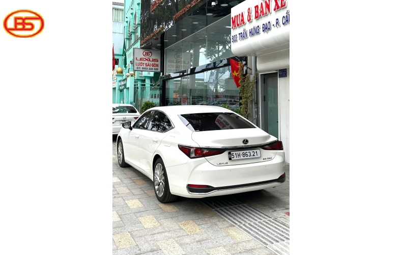 Lexus ES250 Trằng 2021 lướt 11.000km