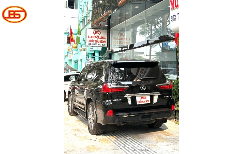 Siêu phẩm LX570 2016 đen nội thất nâu