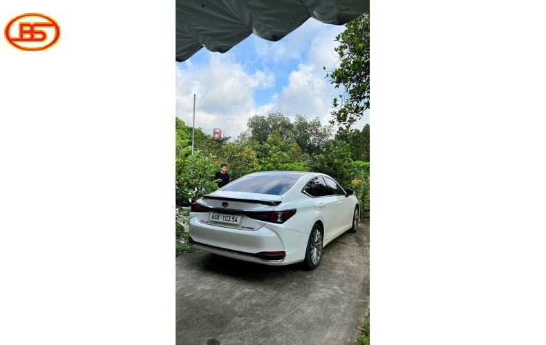 Siêu phẩm ES300h 2022 lướt 23.000km