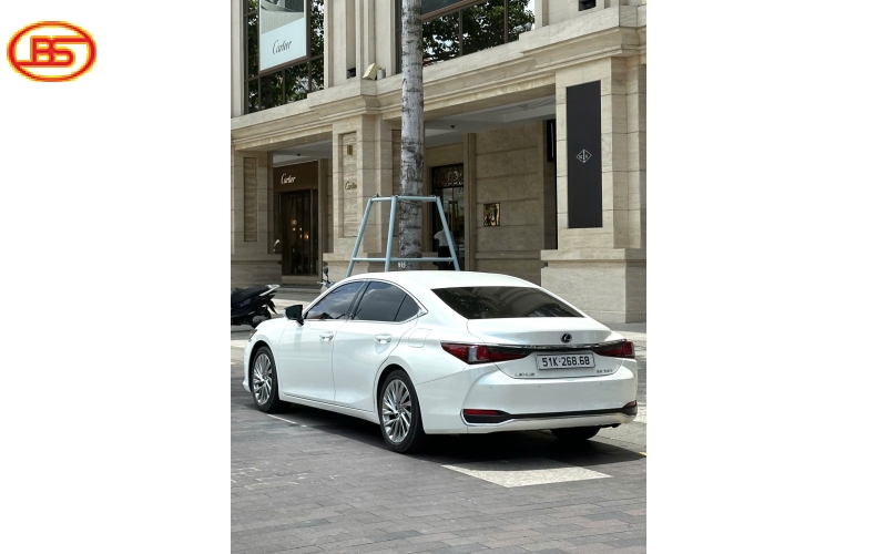 Siêu phẩm ES250 2021 lướt 19000km Trắng