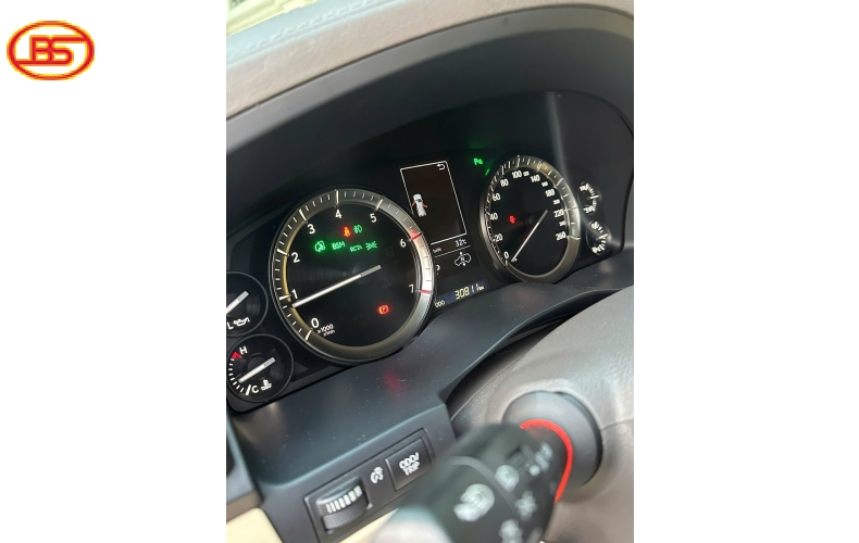 Lexus LX570 2016 vàng cát lướt 30.000km