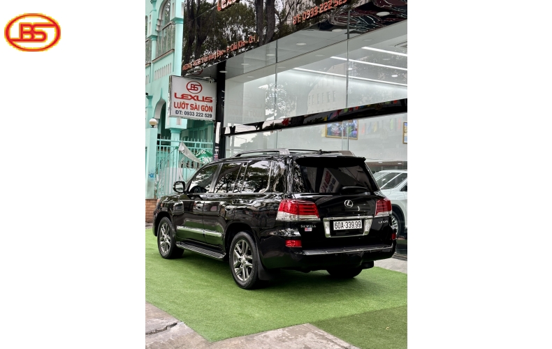LX570 (sản xuất 2013) bản full (S) cao cấp nhất