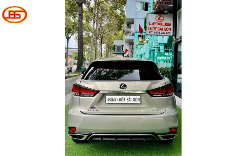 RX 300 (sản xuất 2021) bản SE 