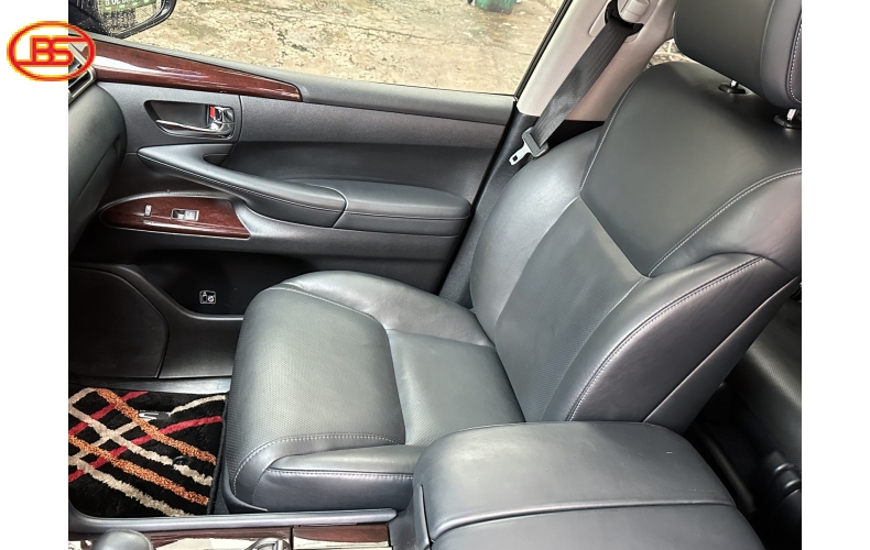 LX570 (sản xuất 2013) bản full (S) cao cấp nhất