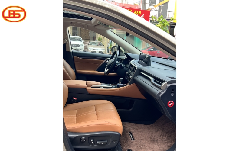 RX 300 (sản xuất 2021) bản SE 