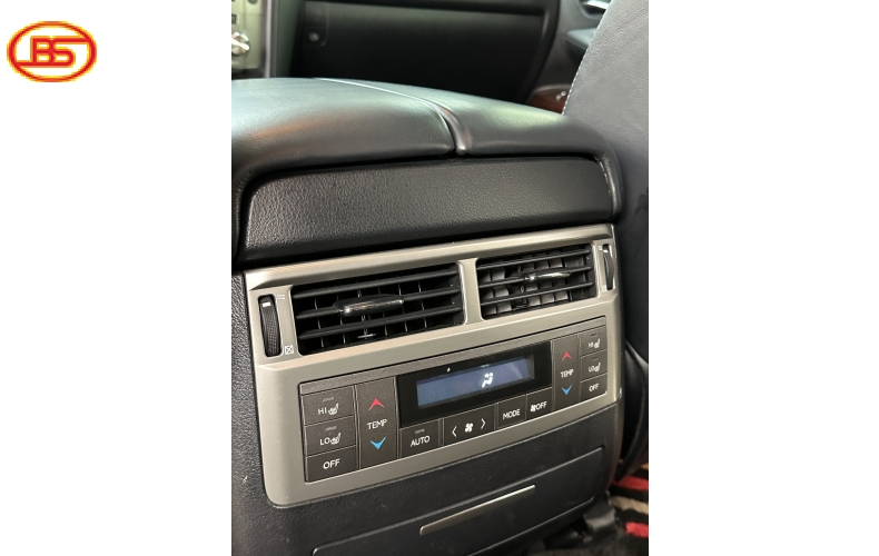 LX570 (sản xuất 2013) bản full (S) cao cấp nhất
