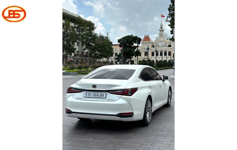 Siêu phẩm ES250 2021 lướt 19000km Trắng