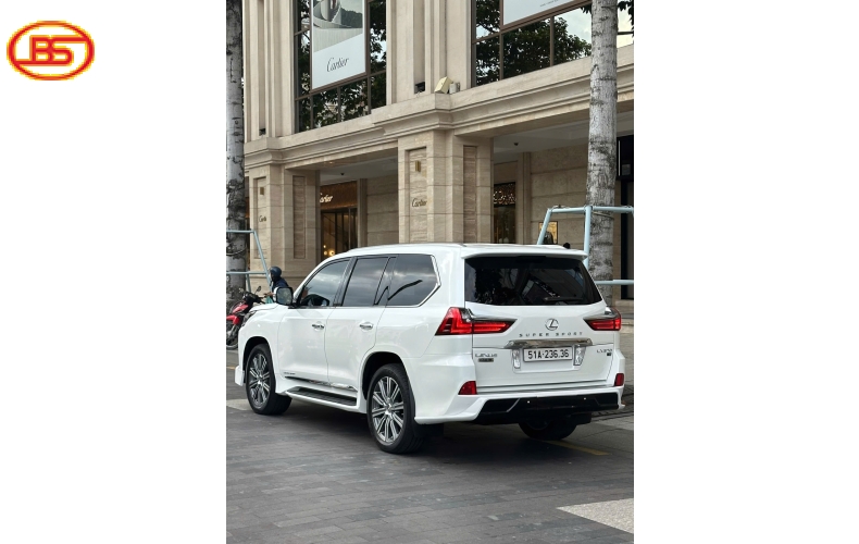 Lexus LX570 T11/2015 Trung Đông odo 61.000km