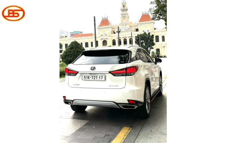 Siêu phẩm RX300 2021 lướt 42.000km