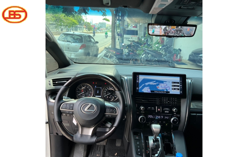 LM 350 SX T12/23-CÓ 2,000KM VỪA VỀ LEXUS LƯỚT SÀI GÒN