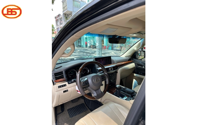 Siêu phẩm LX570 2015 đen 64.000km